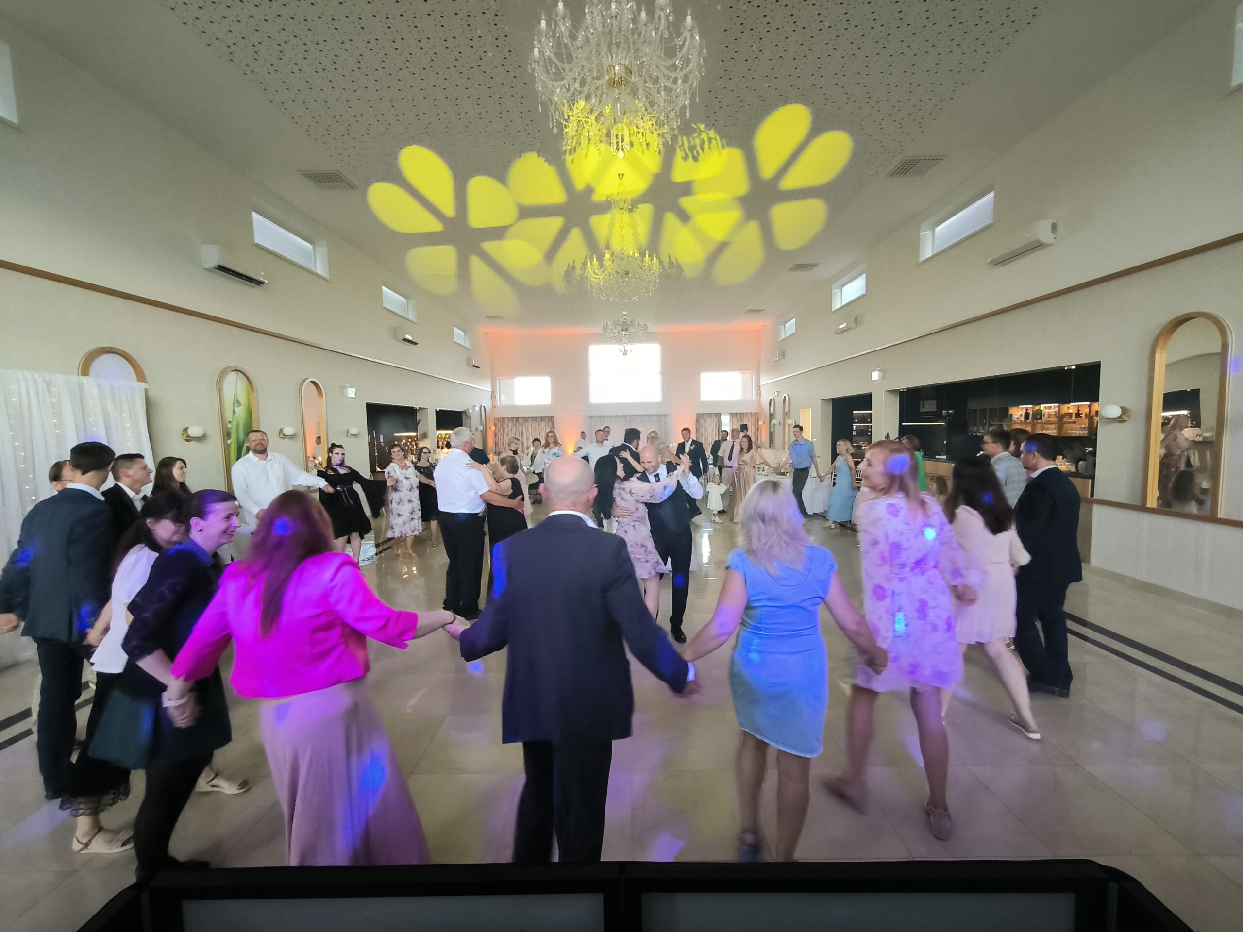 Jednoúrovňová galéria 95
